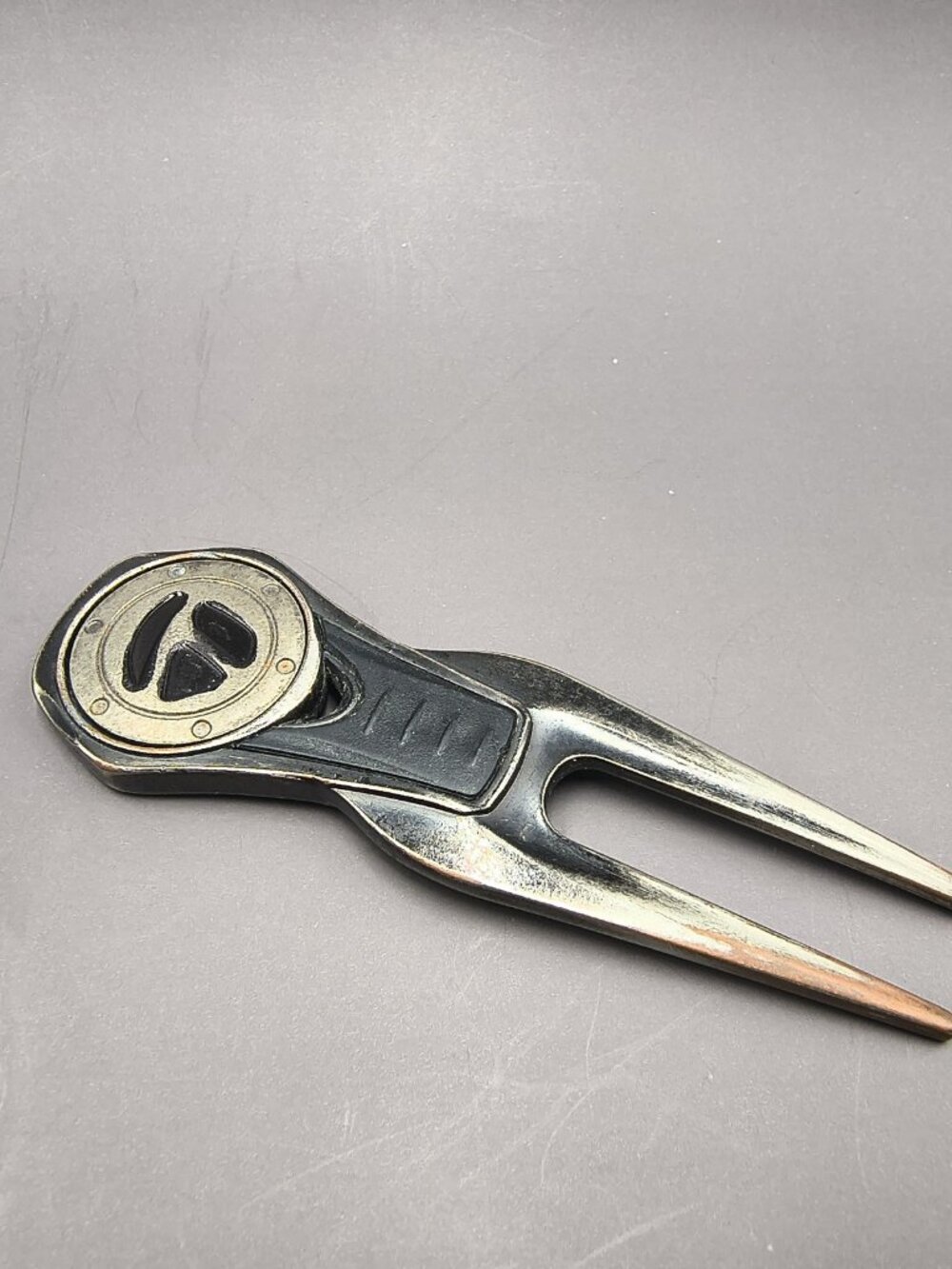 TaylorMade Divot Repair Tool & Magnetic Ball Marker Taylor Made